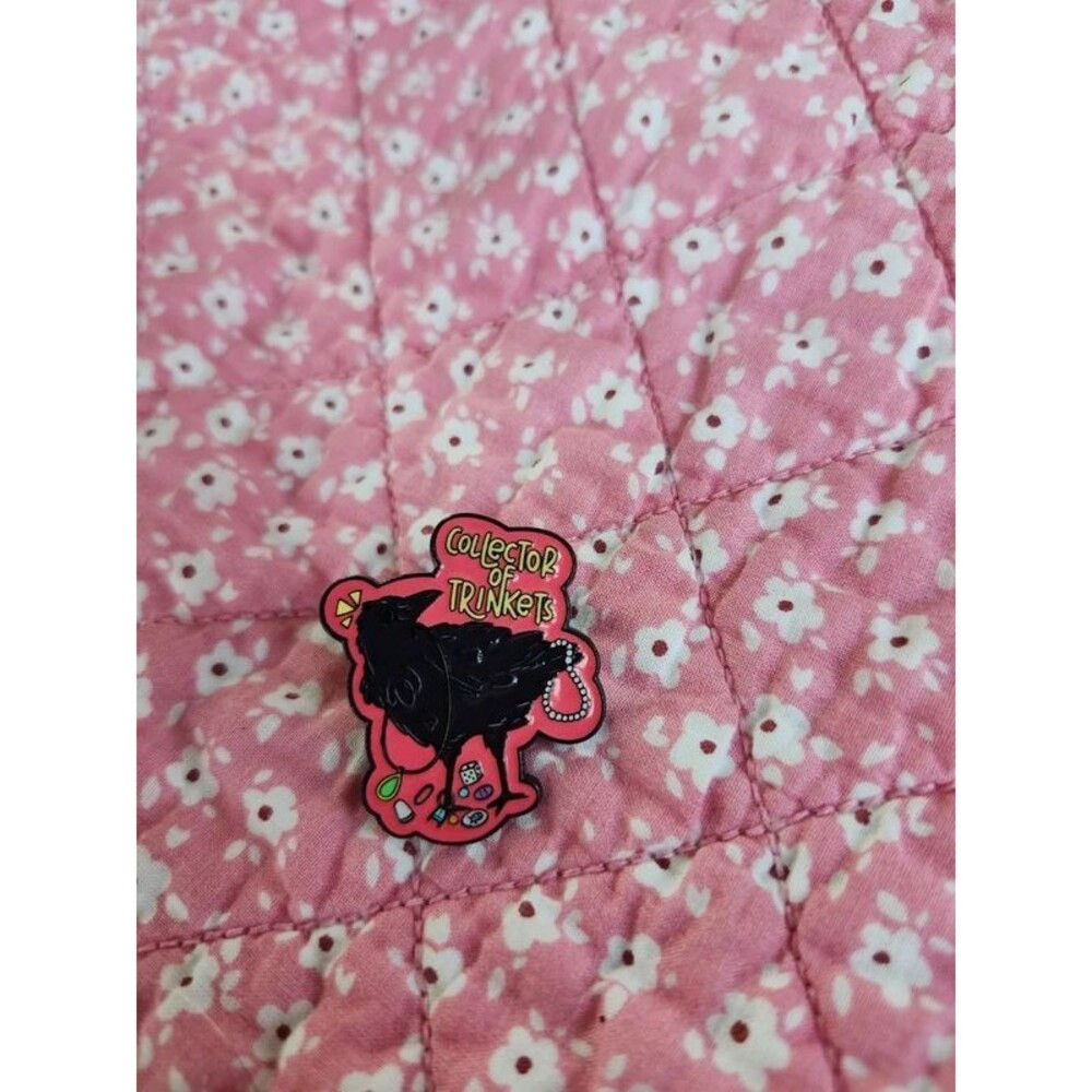 Crow trinkets enamel pin